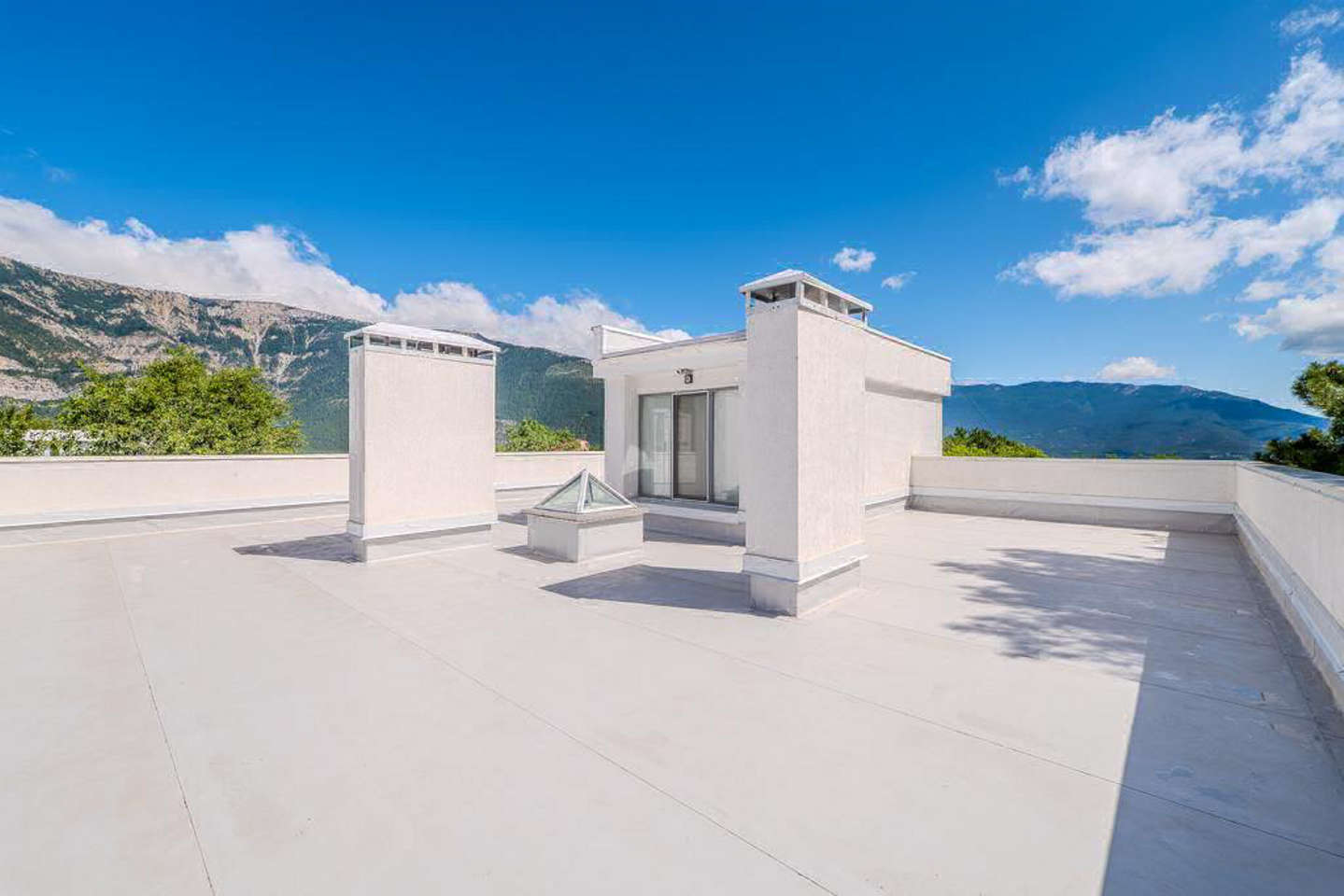 photo_5318923925444037831_y.jpg_processed