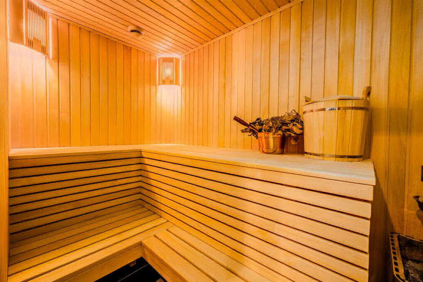 photo_5318923925444037849_y.jpg_processed